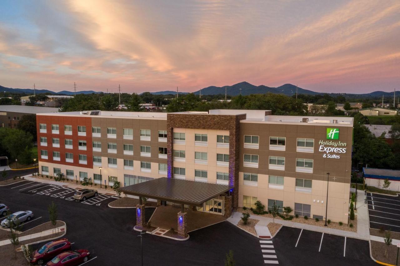 Holiday Inn Express & Suites - Roanoke - Civic Center Exterior photo